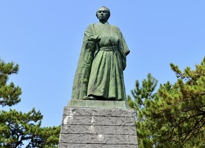 Statue of Sakamoto Ryoma (1836-1867), one of samurais who overthrew the Tokugawa government