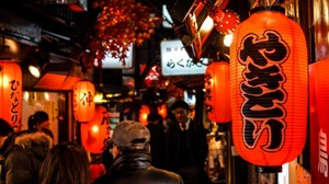 Aka-chochins of Izakaya along a street