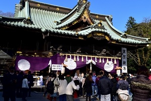 Most Japanese visit a shrine or temple to worship in the new year