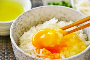 Rice with raw egg