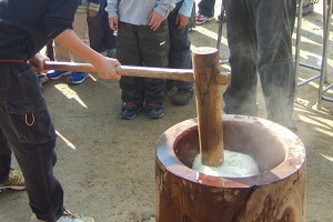 Pounding Mochi