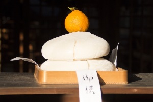 Kagami-mochi offered in Shinto shrine