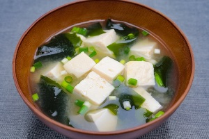 Misoshiru of tofu and wakame