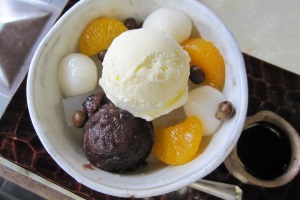 Anmitsu with ice cream