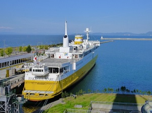 Hakkoda-maru and Aomori Bay