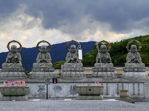 Statues in Osorezan