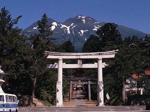 Iwakisan Shrine and Mount Iwaki