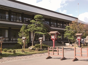 Entrance building of Takayama Inari Shrine