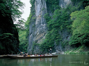 Pleasure boat in Geibikei