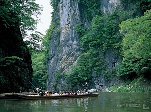 Pleasure boat in Geibikei