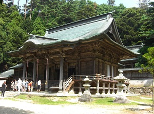Main gate of Koganeyama shrine