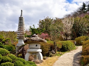 A scenery in Hanamiyama Park