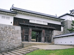 Main gate of Shirakawa Komine Castle