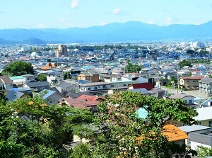 Scenery to Tsurugajo from Mt.Iimori