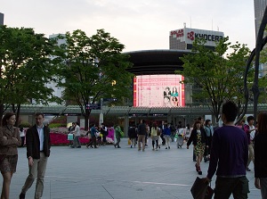 Space in front of Roppongi Hills