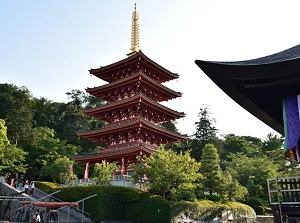 Five-story Pagoda in Takahata-fudo
