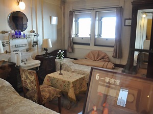 The first-class cabin in Hikawamaru