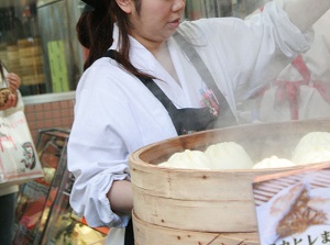 Steamed meat bun for takeout