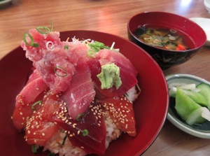 Tuna dish served around Misaki fishery harbor