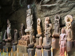Stone Buddha statues of Nihonji