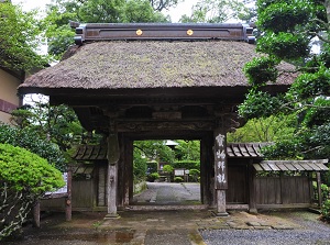 Nakamon gate in Seichoji