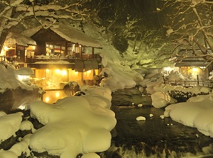 Takaragawa onsen in winter evening