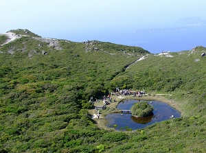Heart‐shaped pond on the top of Tenjosan