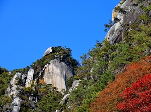 Kakuenbou cliff in Shosenkyo