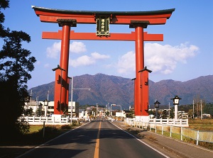 Oo-Torii and Mt.Yahiko