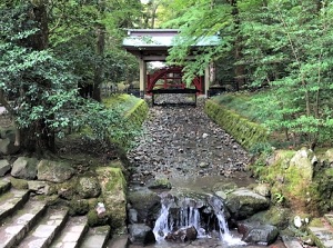 Tamanohashi in Yahiko Shrine
