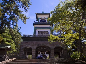 Main gate of Oyama Shrine