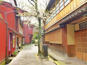 A street in Kazuemachi-Chayagai