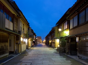 Nishi-Chayagai in the evening