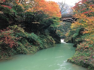 Kakusenkei gorge in Yamanaka Onsen