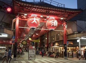 Entrance of Higashi-Niomon Street