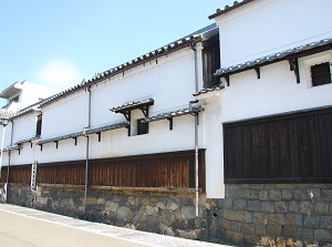 Old wearhouse in Shikemichi