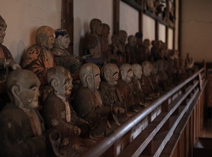 Small statues in Shoboji