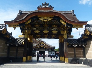The gate to Ninomaru-goten in Nijo Castle
