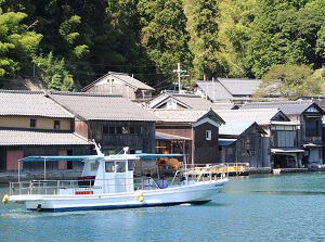 Sea taxi in Ine Bay