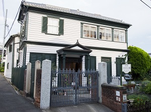 Parastain House in Kitano