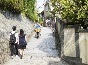 An alley in Kitano district