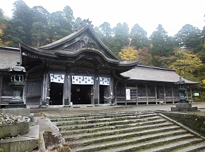 Main shrine of Ogamiyama Shrine