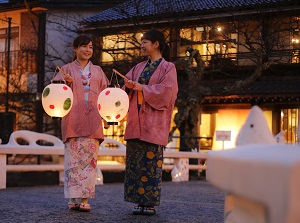 Tamatsukuri Onsen town in the evening