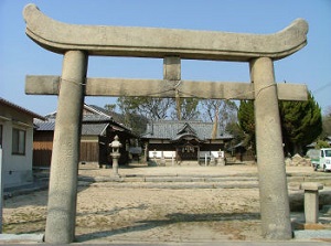 Kogarasu Shrine in Honjima