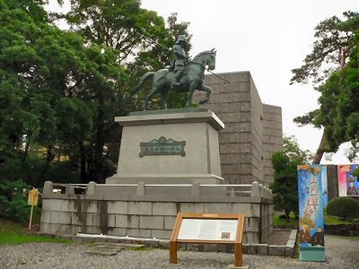 Statue of Yamanouchi Kazutoyo in Kochi Castle