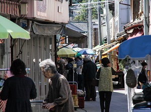 Morning market in Yobuko town
