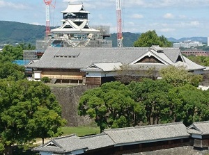 Honmaru Goten and castle tower of Kumamoto Castle