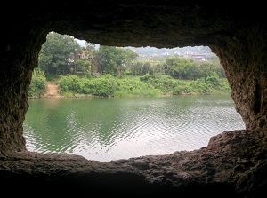 Window of rock in Ao-no-Doumon in Yabakei