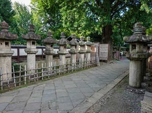 An approach of Ueno Toshogu