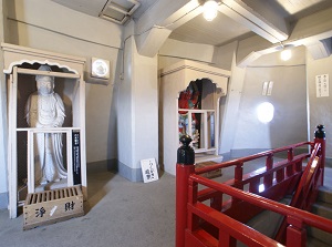 Inside of Byakue Dai-Kannon